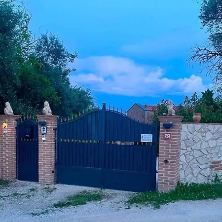 Sara Il Giardino Di Dafne